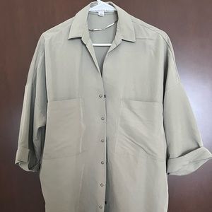 Short-sleeve oversized button down